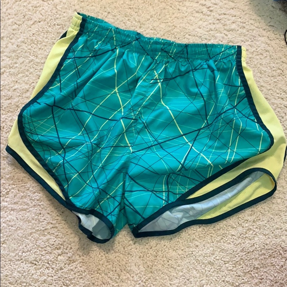 NIKE Tempo Running Shorts